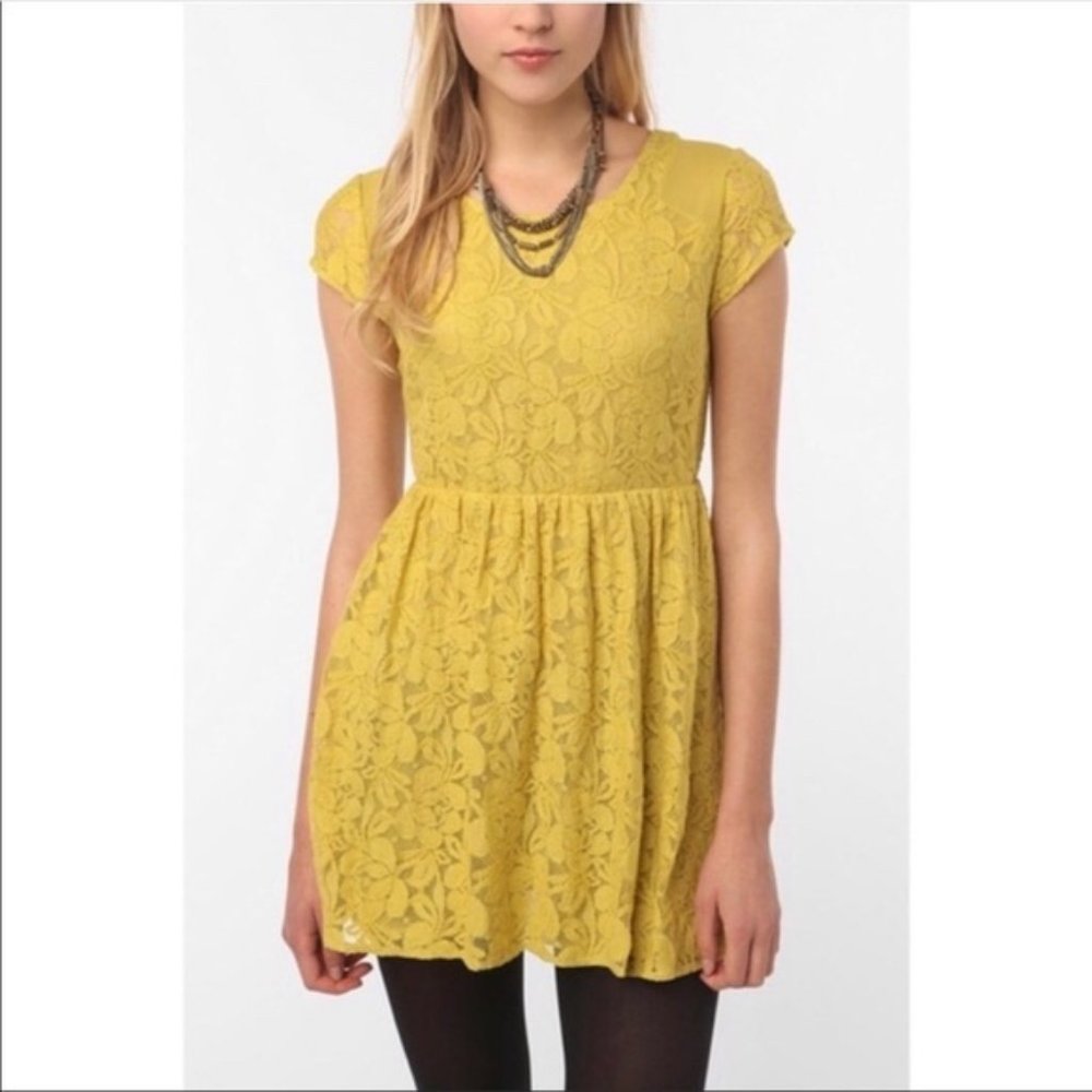 ANTHROPOLOGIE A’reve Mustard Yellow Lace Overlay Mini Dress